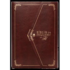 Bíblia da Mulher de Fé NVI, Letra grande, com devocionais de Sheila Walsh, Capa luxo Vinho com fechamento carteira Bíblia da Mulher de Fé NVI, Letra grande, com devocionais de Sheila Walsh, Capa luxo Vinho com fechamento carteira